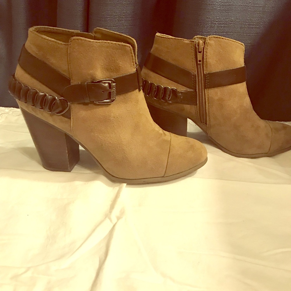Carlos Santana suede boots